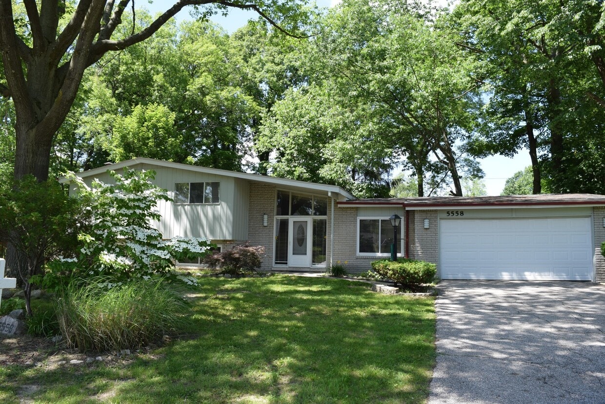 Primary Photo - SHARP CONTEMPORARY-STYLE TRI-LEVEL HOME, I...