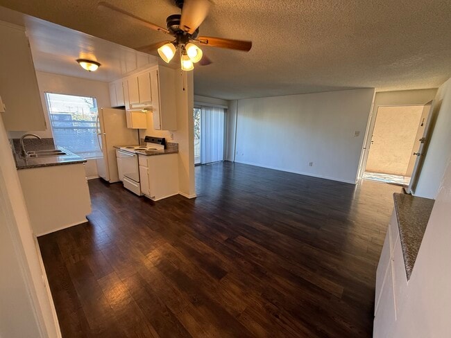 Building Photo - 3775 S Canfield Ave