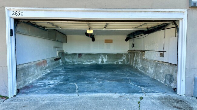 Foto del edificio - Fantastic House with Expansive Backyard and Large Detached Garage