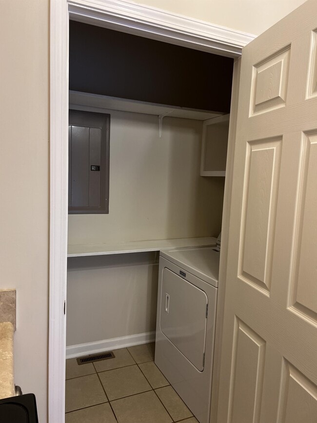 Foto del edificio - 2271 Dewey Dr