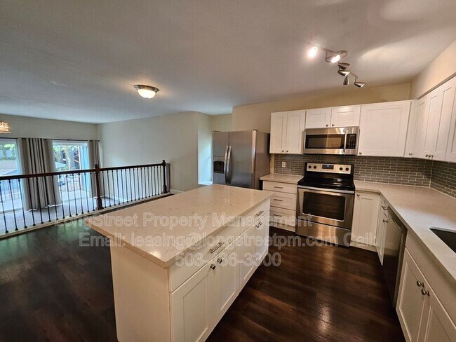 Building Photo - 4 Touchstone Dr