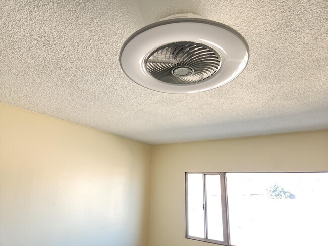 Foto del edificio - 1024 W 106th St