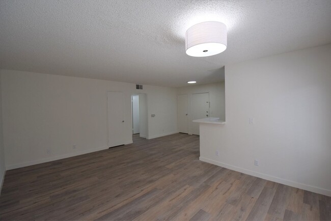 Building Photo - 21350 Parthenia St