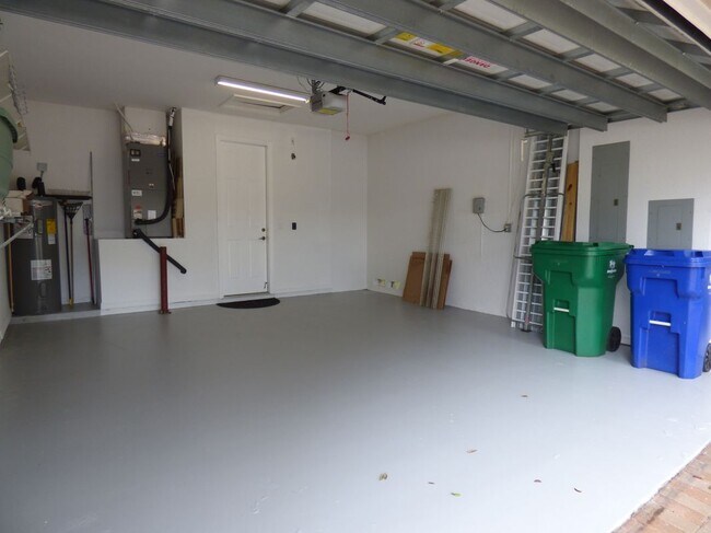 Building Photo - 14822 SW 52nd St