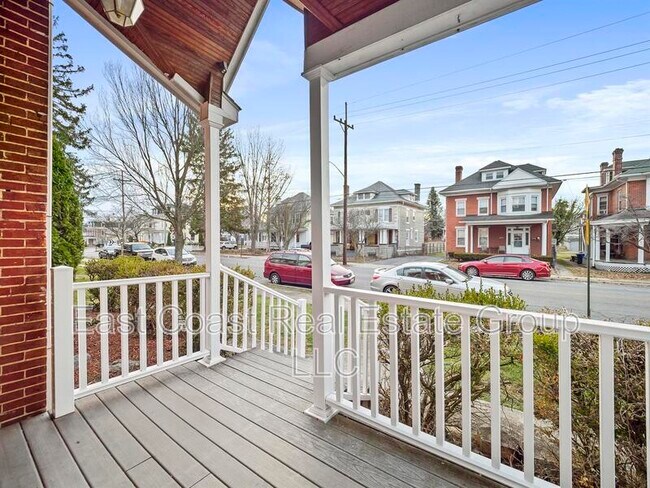 Foto del edificio - 448 Summit Ave