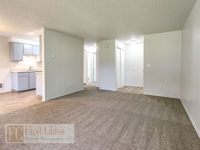 Building Photo - 1372 NE 186th Ave