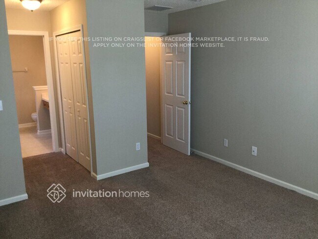 Building Photo - 13610 Canoe Ct