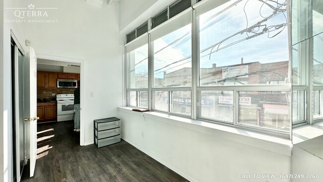 Photo du bâtiment - 75 Kensington Av