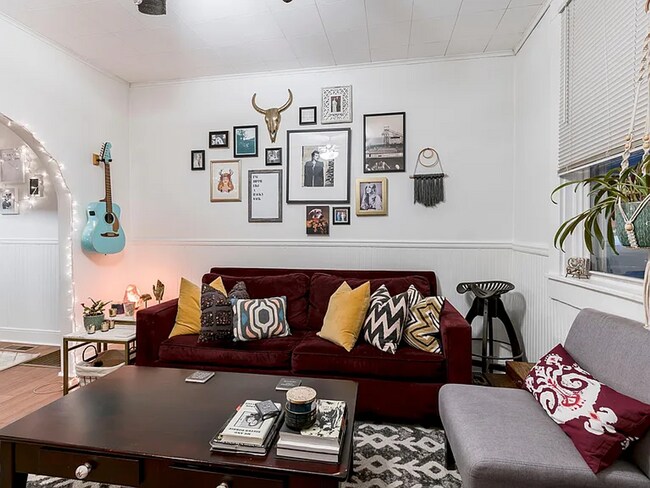 Foto del edificio - Updated 4 Bed 2 Bath Townhouse in Lancaster City!