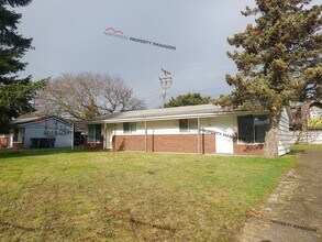 Building Photo - 8405-8407 84th St SW