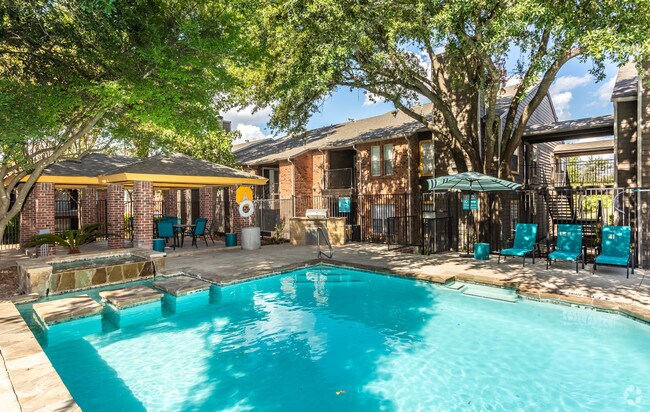 Piscina de natación, cabaña y parrilla al aire libre - Acadia on the Lake