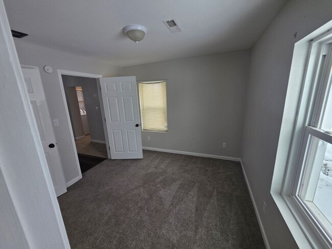 Building Photo - Beautiful 2bed/1bath