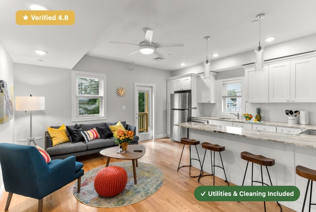 Furnished Bedroom with Private Bath in East Boston - Furnished Bedroom with Private Bath in East Boston Apartment