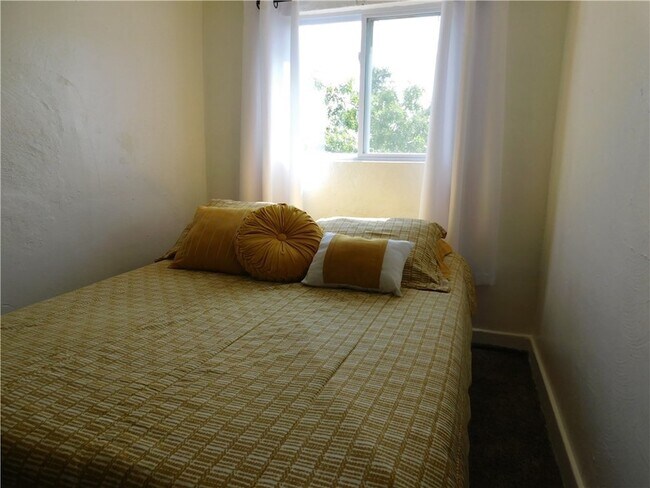 Foto del edificio - 5365 Hillcrest St