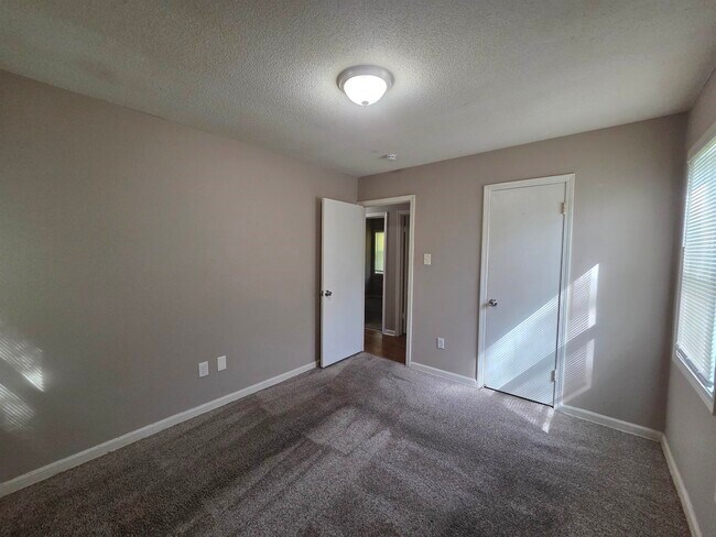 Foto del edificio - 3669 Trudy Cove