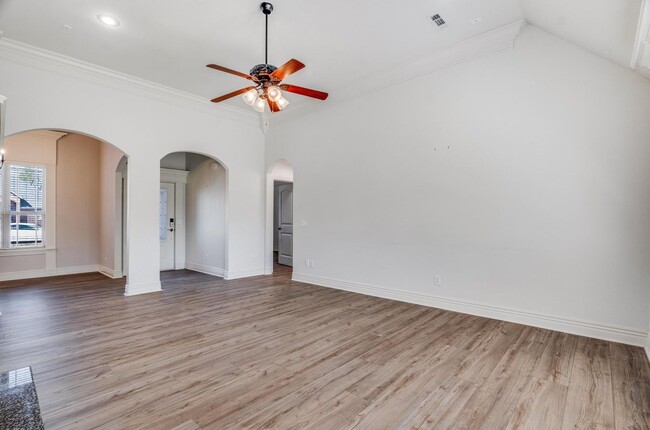 Building Photo - Charming 3-Bedroom Home for Rent in Fayett...