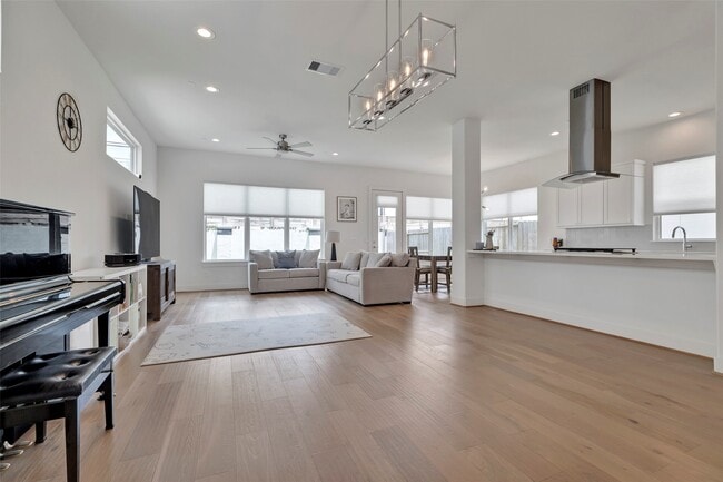 Building Photo - 8706 Ojeman Crk Ln