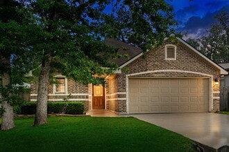 Building Photo - 10912 Redbird