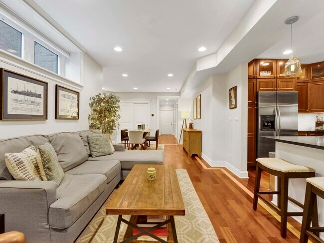 Foto del edificio - 703 W Wellington Ave