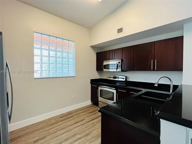 Foto del edificio - 6944 SW 39th St