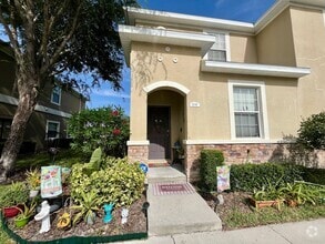 Building Photo - 2049 Greenwood Valley Dr