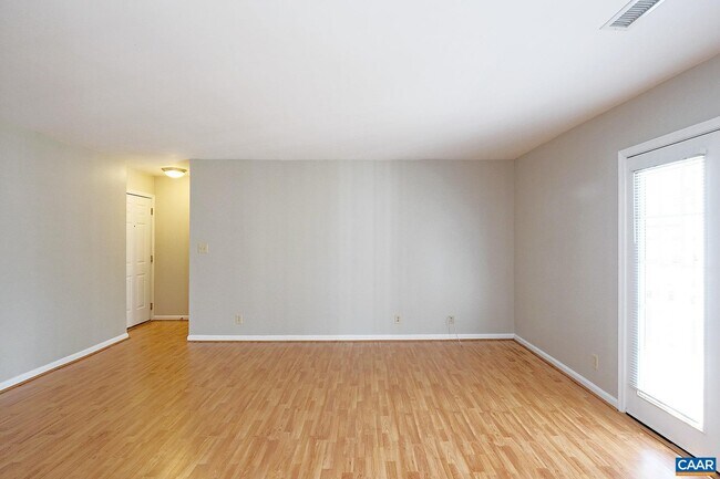 Foto del edificio - 1223 Villa Ln