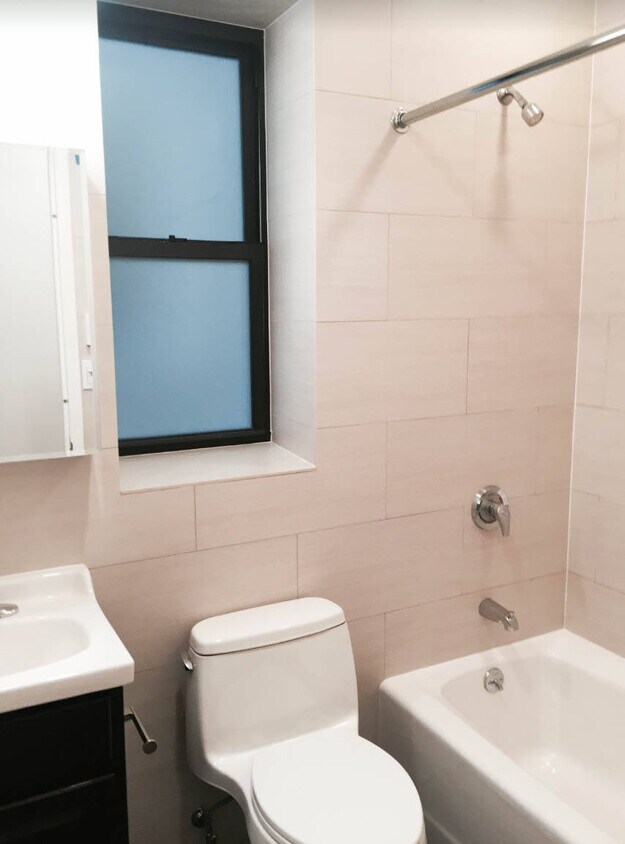 Building Photo - 211 W 80th St