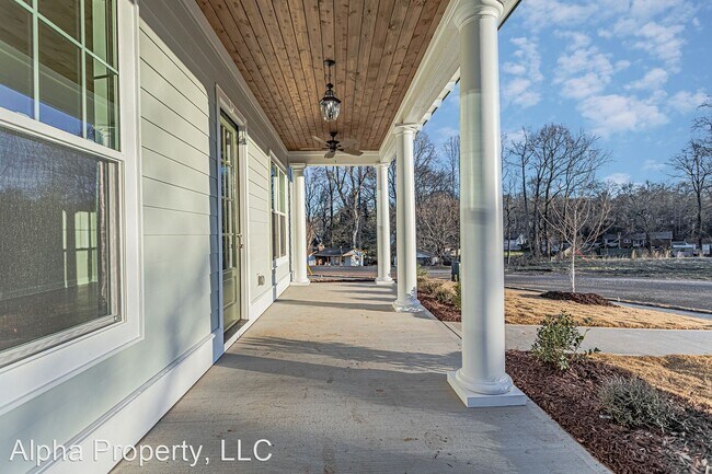 Building Photo - 3 br, 2 bath House - 113 Hemlock Drive