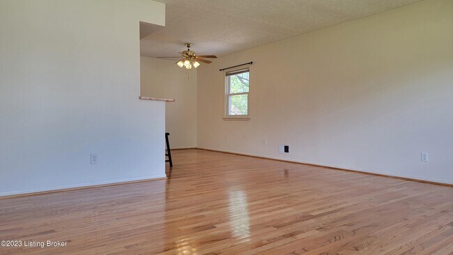 Foto del edificio - 11616 Maple Way
