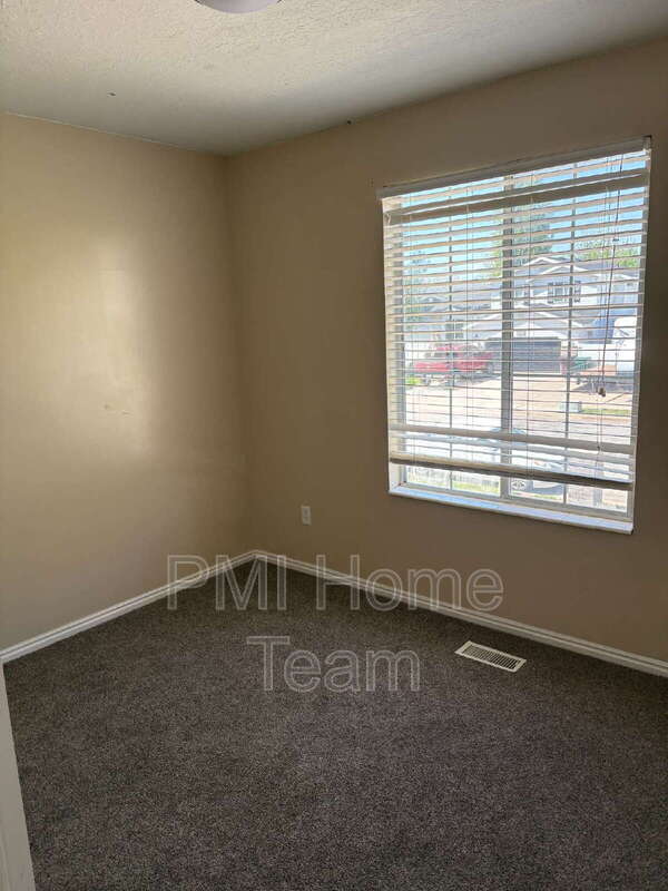 Building Photo - 4440 S 2750 W