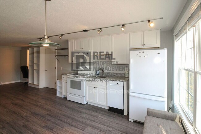 Foto del edificio - 93 Henry Law Ave