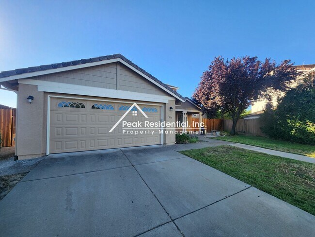 Building Photo - Spacious 4bd/3ba Rocklin Home with 2 Car G...