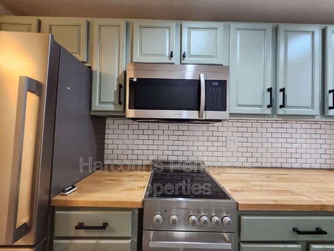 Building Photo - 2305 6th St