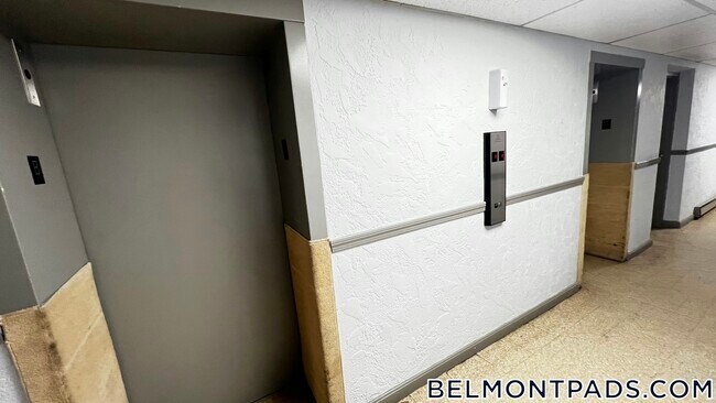 Building Photo - 55 Hill Rd