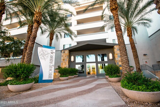 Building Photo - 945 E Playa Del Norte Dr