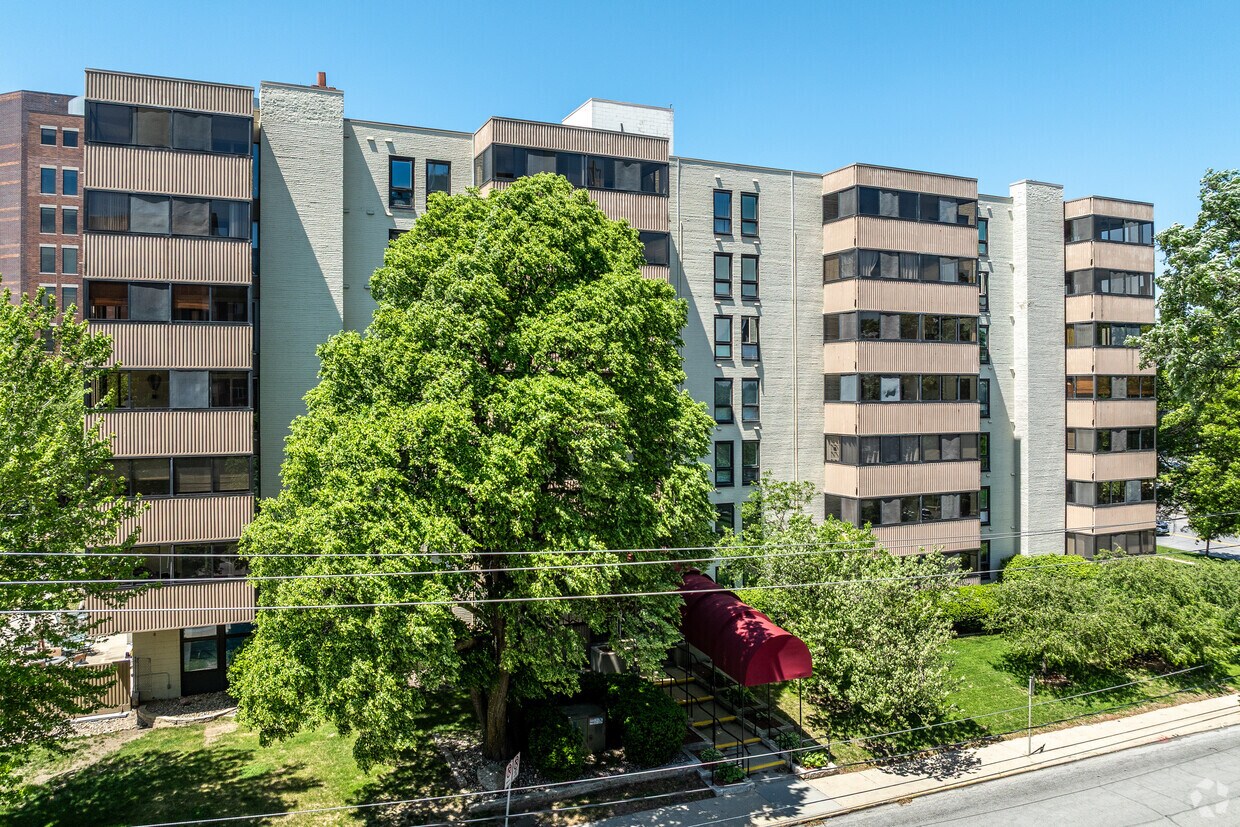 Foto principal - 3100 Grand Ave