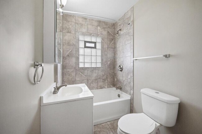 Foto del edificio - 1106 E Elza Ave