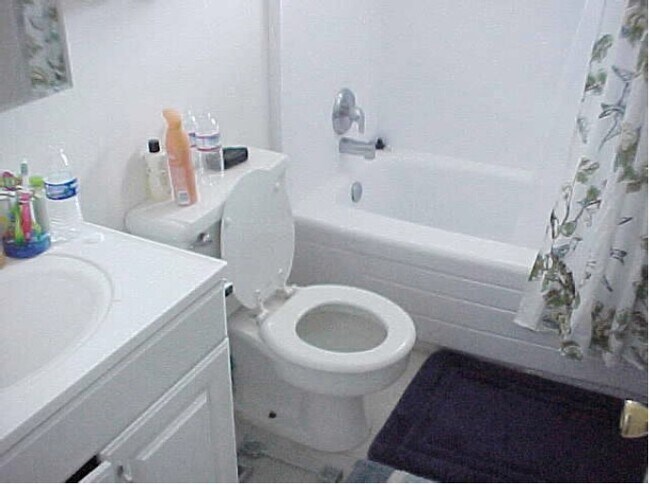 Foto del edificio - 797 Cornell Dr