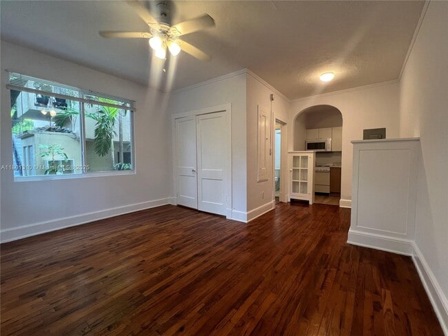 Building Photo - 1610 Salzedo St