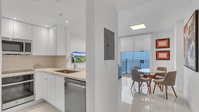 Foto del edificio - 185 SE 14th Terrace