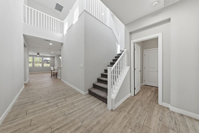 Building Photo - Luxury Living in Gated Alta Fiore – Lake Las Vegas Retreat with Primary Suite Downstairs