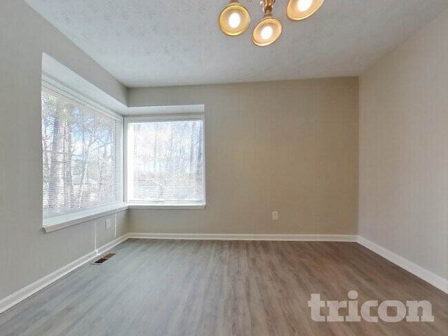 Foto del edificio - 1515 Olde Oak Dr