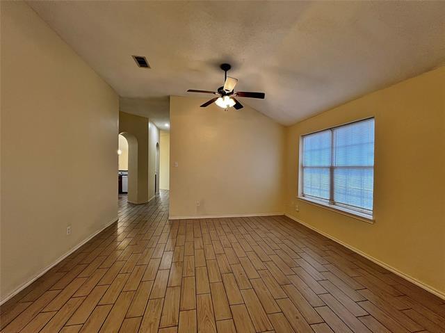 Foto del edificio - 609 Blueberry Hill Ln