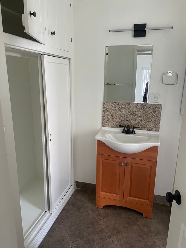 Building Photo - 8974 Cadillac Ave