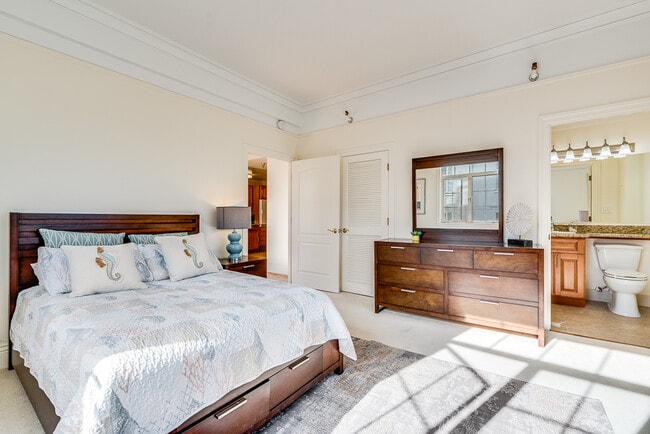 Foto del edificio - Pacific Grove - 55+ Senior Apartments