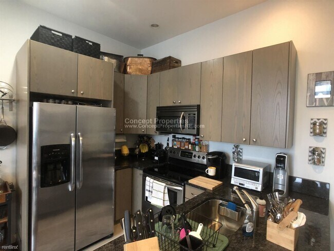 Building Photo - 2 br, 1 bath  - 12 Blackwood St Apt 412M