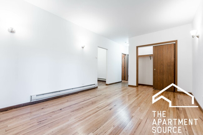 Building Photo - 621 W Melrose St