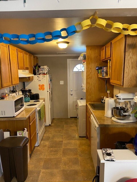 Building Photo - 314 Crest Dr
