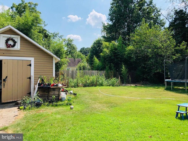 Building Photo - 6705 Larches Ct