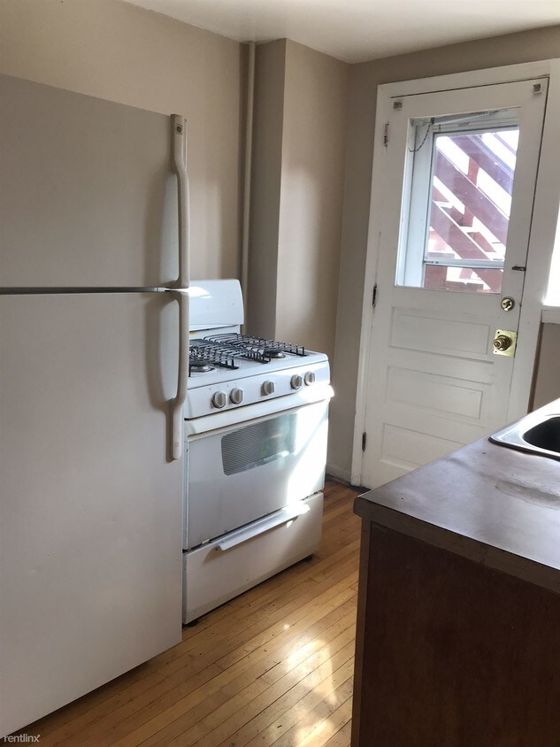 Primary Photo - 210 Old Orchard Pl
